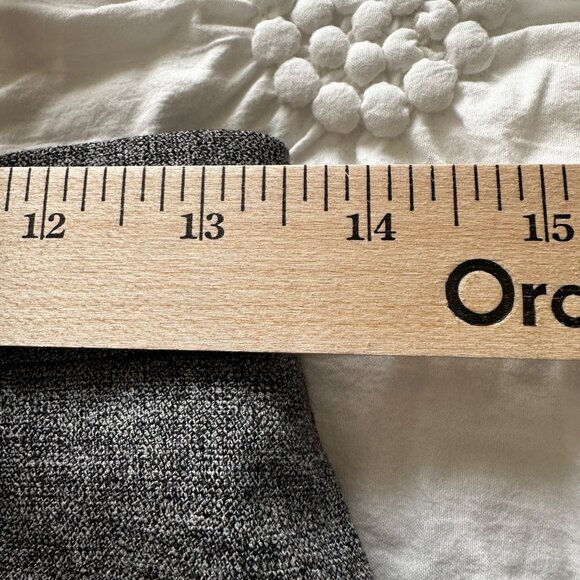 Banana Republic Women's Gray Midi Pencil Skirt Lined SZ 6 Side Slit Zip Accent - Picture 9 of 10